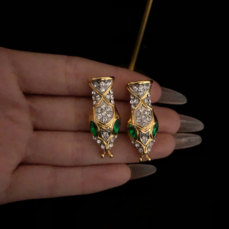 snake-shaped winding necklace snake head earrings women's niche personality light luxury temperament fashion earrings clavicle chain_voghion.com