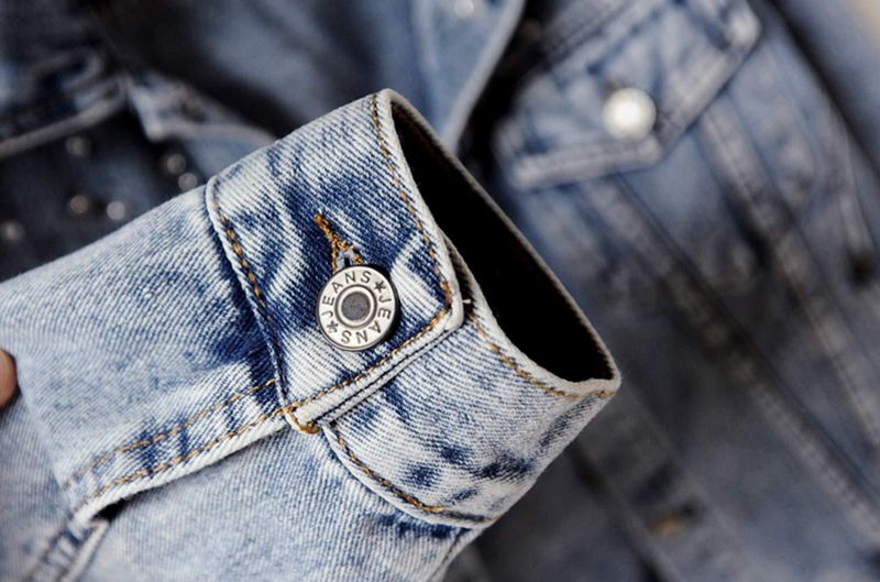 Modische Jeansjacke mit Strass-Stickerei für Damen, Vintage-gewaschener kurzer Freizeitmantel mit Perlen, locker sitzendes Langarm-Button-Up-Shirt_voghion.com