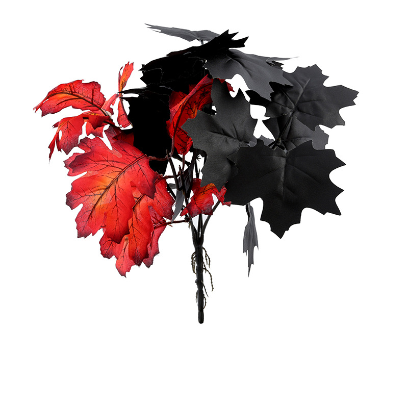 Pange kodupeoks hunnik musti halloweeni lehti, mis kaunistavad musta vahtralehte_voghion.com
