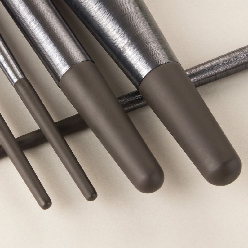 9 pcs Makeup Brushes Silko Nianhua Set Makeup Tools Eyeshadow Brush Powder Brush Beauty Makeup GUJHUI_voghion.com