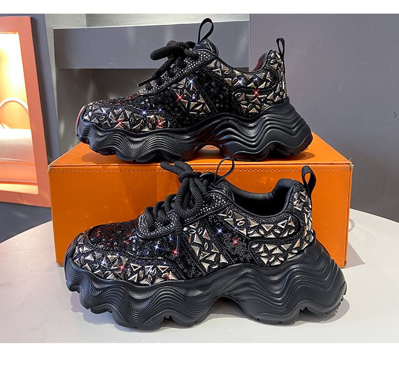 Europeiska varunätverk ansiktshöjande gamla skor moderiktiga kvinnor 2024 vår och sommar nya all-match koreanska tjocka sulor gamla skor för studenter_voghion.com