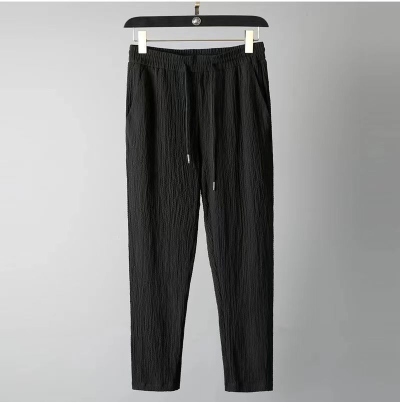 Herrenbekleidung Leichter Luxus-Plissee-Freizeitsportanzug Leichter, atmungsaktiver Herren-Mode-Revers-Kurzarmhose-Zweiteiler_voghion.com