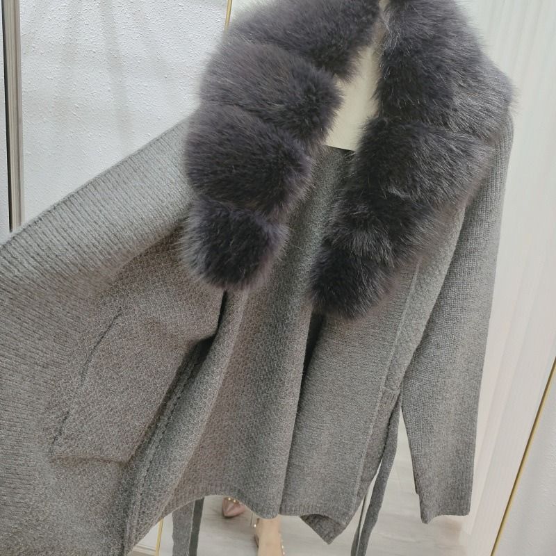 Damenbekleidung: Luxuriöse Strickjacke für Damen mit Kragen aus Kunstfuchspelz – weicher und warmer Pullovermantel mit offener Vorderseite für elegante Freizeitkleidung (Grau, Schwarz)_voghion.com