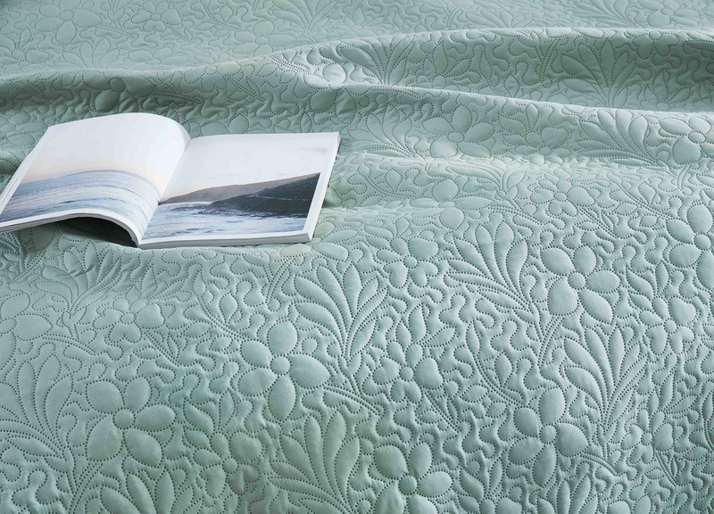CG05 Five-Leaf Clover Bed Cover Set, Suitable For Bedrooms And Living Rooms (1* Bedspread +2* Pillowcase, No Duvet Core Or Pillow Core)_voghion.com