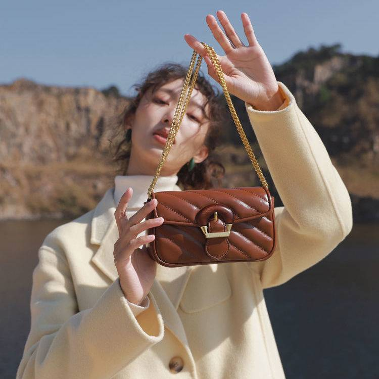 Borsa a tracolla piccola Sense, versatile, leggera, di lusso, estiva, da donna, con ricamo a catena, nuova Tide Light 2024_voghion.com