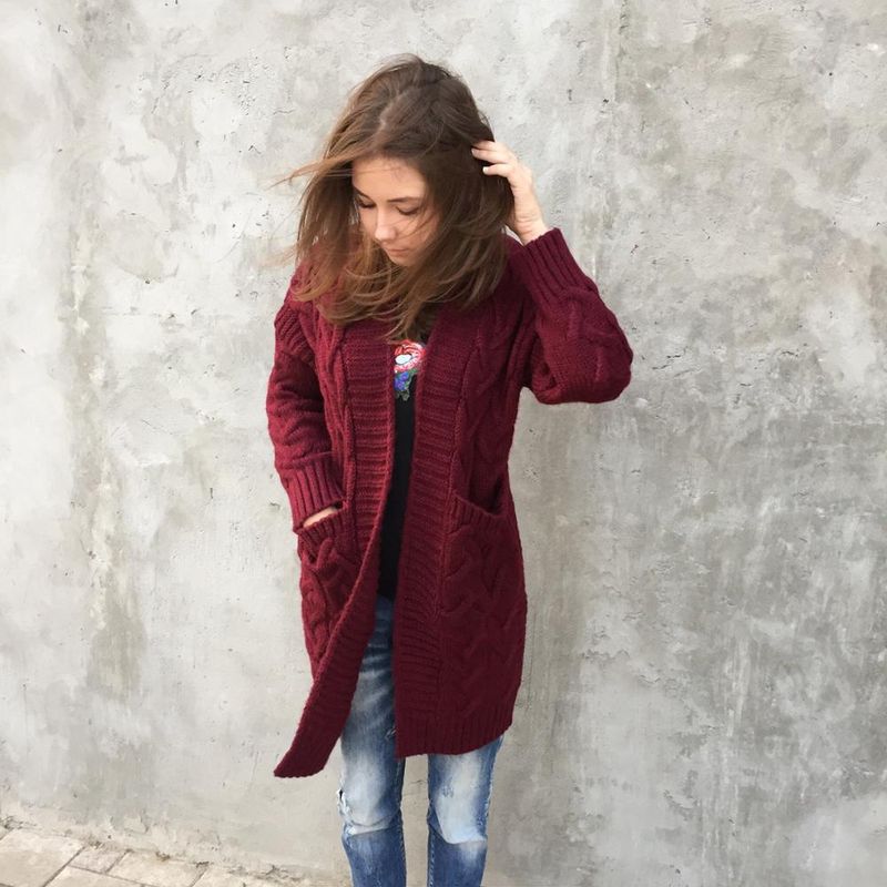 Damenbekleidung Übergroße Grobstrick-Strickjacke für Damen – Langer Pullover mit Zopfmuster und offener Vorderseite in Weinrot, Winter-Coatigan im koreanischen Stil_voghion.com