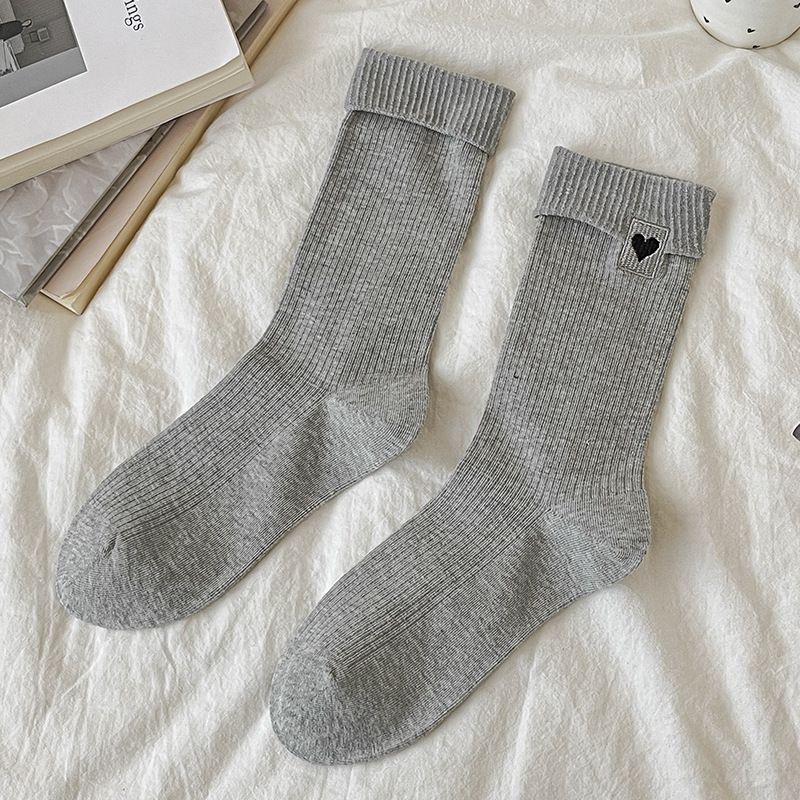 25 Jahre neue graue herzförmige Wadensocken für Frauen, ein Haufen Frauen_voghion.com