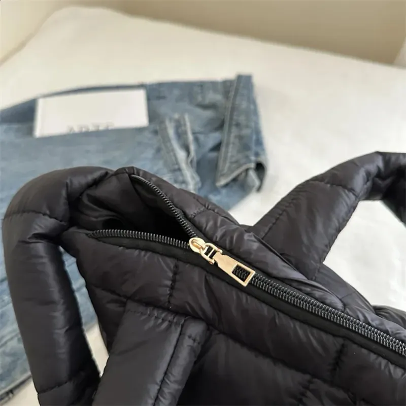Women Puffer Tote Handbag Large Capacity Casual Padded Solid Color Quilted Top Handle Ladies Commute Bag 240820_voghion.com