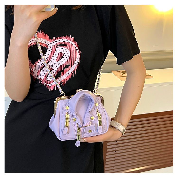 Piccola borsa personalizzata per le donne nel 2022, nuovo design di nicchia, borsa per abbigliamento unica, borsa a tracolla con catena ins alla moda_voghion.com