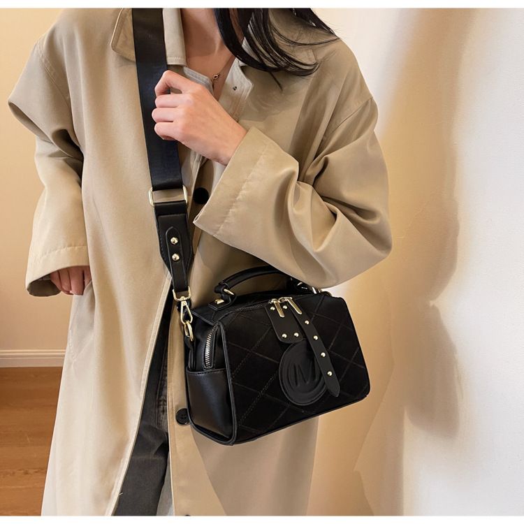 Trendy Shoulder Bags Newly Launched Top-quality, Elegant Fashionable and Popular Handbags Cross-body Bags for Women for Shopping and Dating_voghion.com