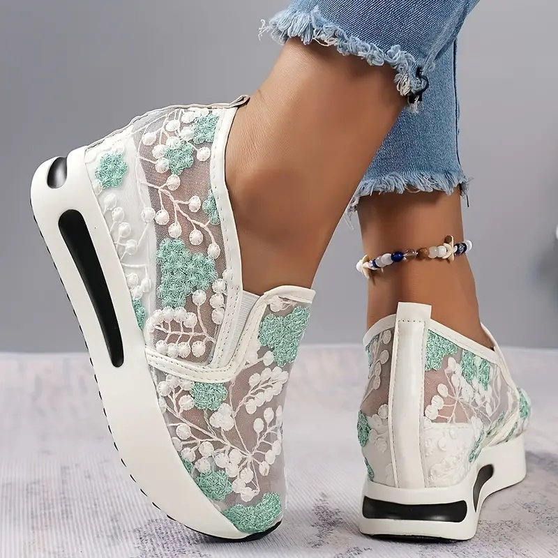 Platformskor med blommig spets för kvinnor, avslappnad höjdökande slip-on-skor, mångsidiga låga skor_voghion.com
