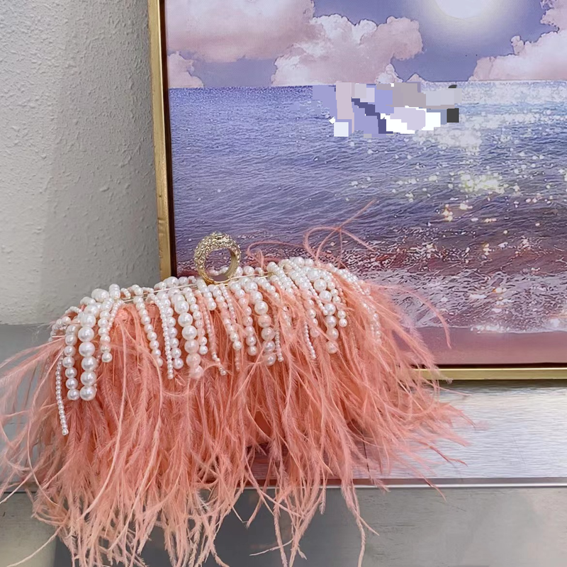 Borsa a tracolla con strass in metallo, piccola borsa quadrata con catena, borsa alla moda con piume di struzzo e perle_voghion.com