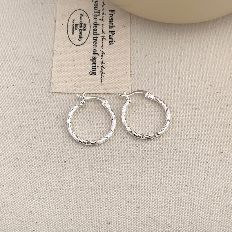S Sterlingsilver nischdesignad cirkeltrådknapp för kvinnor i Japan och Sydkorea enkel lyx avancerad Friterad_voghion.com