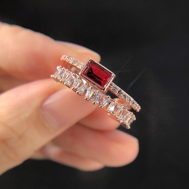 Beliebter geometrischer offener Ring mit farbigem Zirkon für Frauen. Verstellbarer Ring aus Kupfer und vergoldet_voghion.com