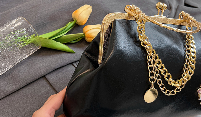 Women's 2023 New Gold Mouth Bag Trendy Fashion Chain One Shoulder Handbag Dinner Bag_voghion.com