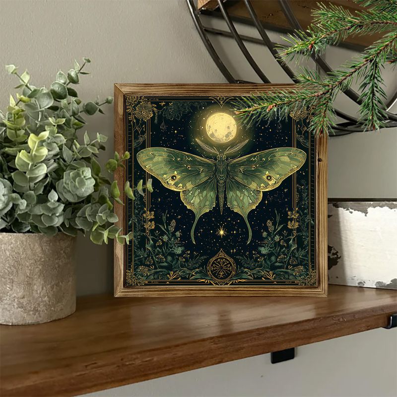 Vintage Green Luna Moth koka sienas māksla 8x8 collu ierāmēts dekors ar mistiskām nakts debesīm un ziediem, lieliski piemērots mājām, birojam vai lauku mājai — unikāla dāvanas ideja_voghion.com