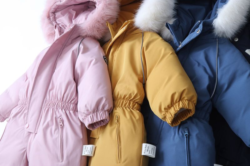 Farblich abgesetzter, fleecegefütterter Schneeanzug mit Kapuze für Kleinkinder – Winter-Thermo-Einteiler mit Reißverschluss, weiches Polyester, Unisex (80–120 cm)_voghion.com