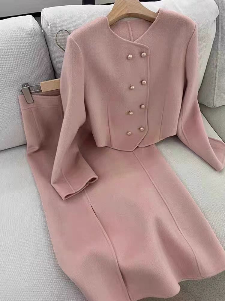 Elegantes Tweed-Anzug-Set für Damen – Anspruchsvolles Blazer- und Midirock-Outfit, Winter-Bürokleidung für stilvolle Damen_voghion.com