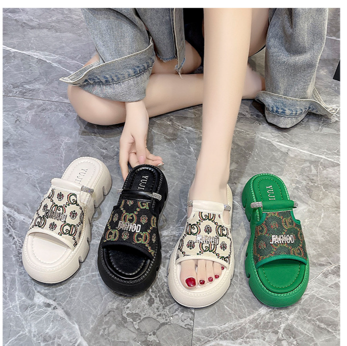 Internet celebrity hot-selling slippers for women in summer, thick soles, super popular ins style, 2022 new outdoor beach sandals_voghion.com