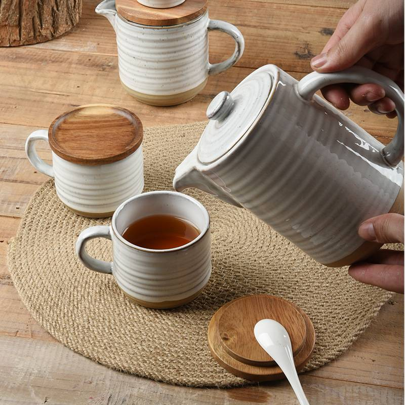 Set van 2 keramische koffiemokken met houten deksel, ovengebakken glazuurbekers voor thuis, perfect voor espresso, latte en melk._voghion.com