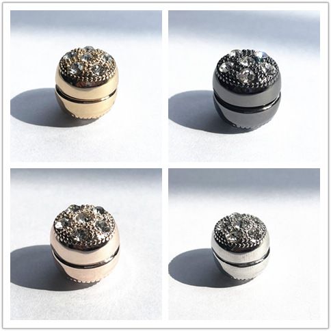 Sciarpa lunga super magnetica con fibbia in mattoni a pois fatti a mano da donna_voghion.com