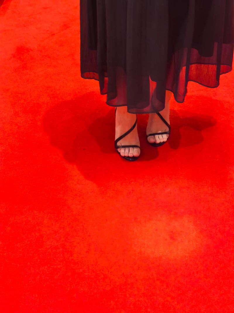 Rote Sohle Schuhe Runde Hohe 2025 Sommer Neue Fisch Mund Transparent Schlange Form Offene Zehe Sandalen Frauen Dünne_voghion.com