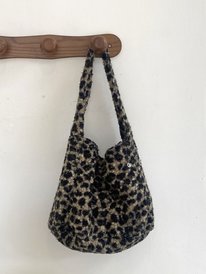 Korean new ins style wool plush large capacity shoulder bag leopard print fur messenger tote bag_voghion.com