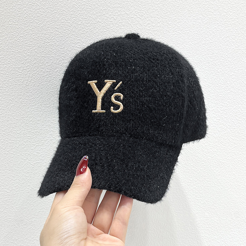 Embroidered letter baseball cap autumn and winter all new face small warm hard cap_voghion.com