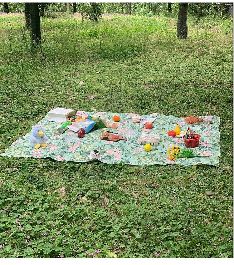 Manta de picnic impermeable: tapete portátil para exteriores, ideal para acampar en el césped y salidas de primavera. Antideslizante y ligera._voghion.com