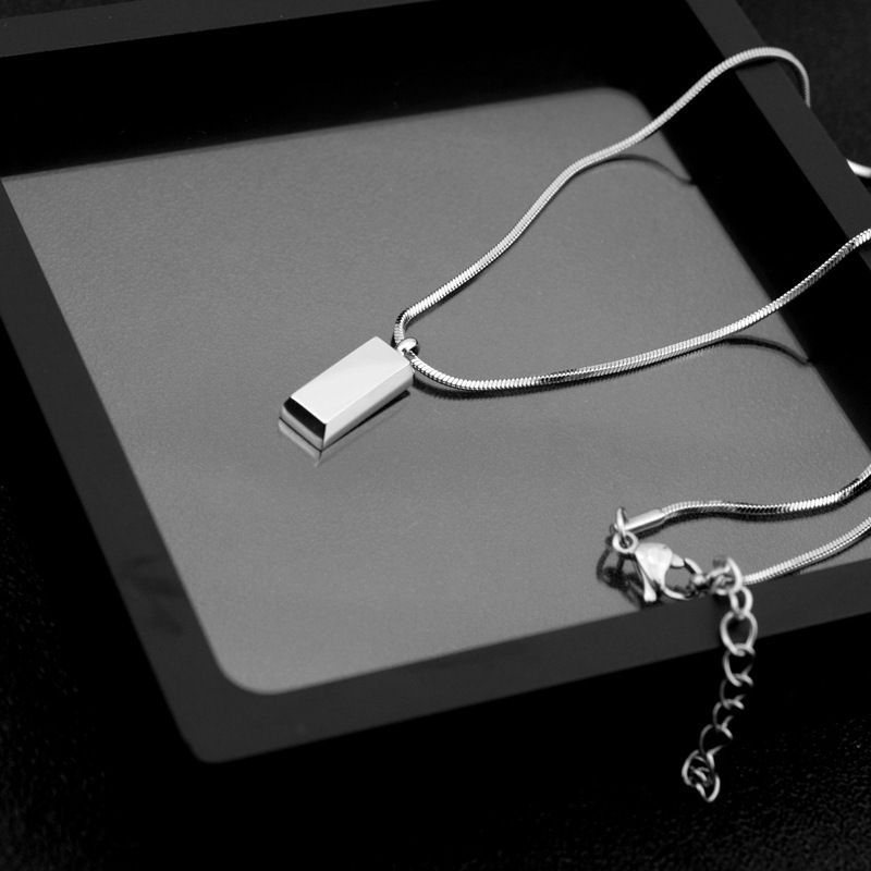 Titanium steel small silver brick pendant, bone non fading, light luxury, simple and neutral style, exquisite snake_voghion.com