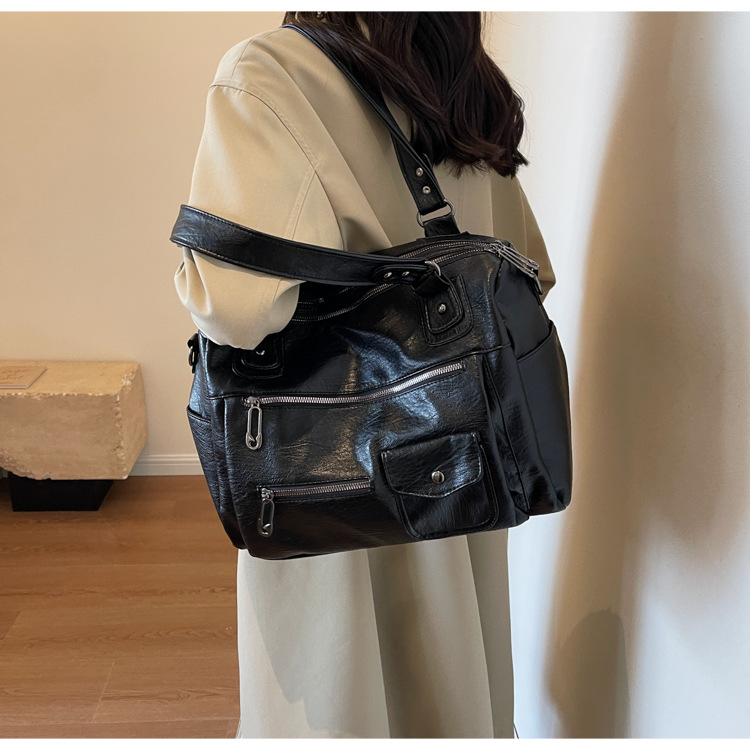 Large Capacity Bag 2023 New Shoulder Crossbody Business Trip Duffle Bag Women's Casual Retro Versatile Handbag Travel Bag_voghion.com