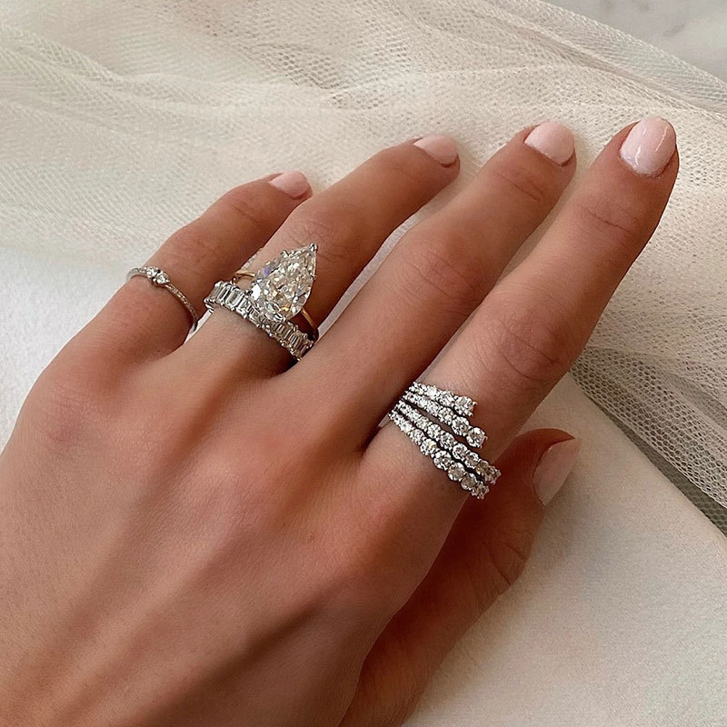L'anello Niche Zircon di Cao Shitemu può essere impilato e indossato con onde versatili, rendendolo un regalo perfetto per San Valentino._voghion.com