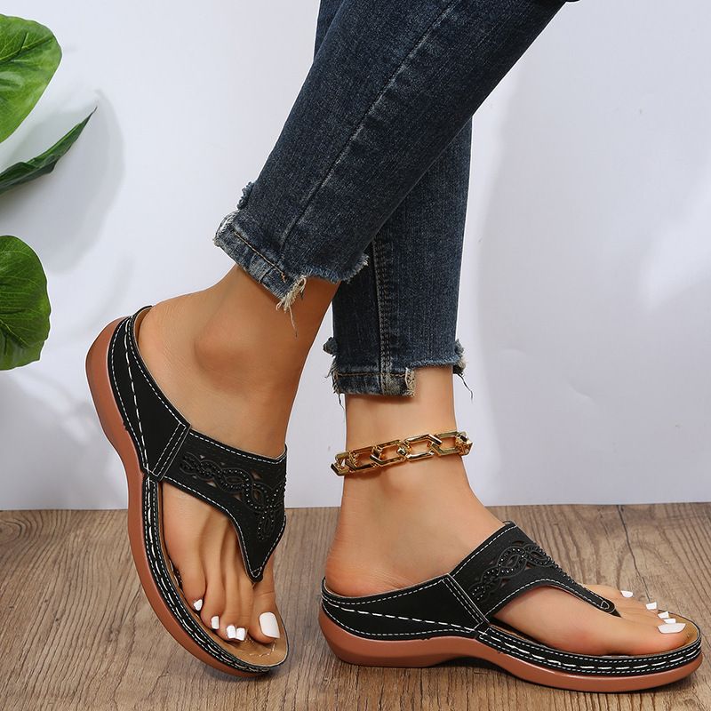 2025 Summer New Style With Oversized Hollow Out Rhinestones And Thick Sole, Clamped Toes, Women's Cool Slippers_voghion.com