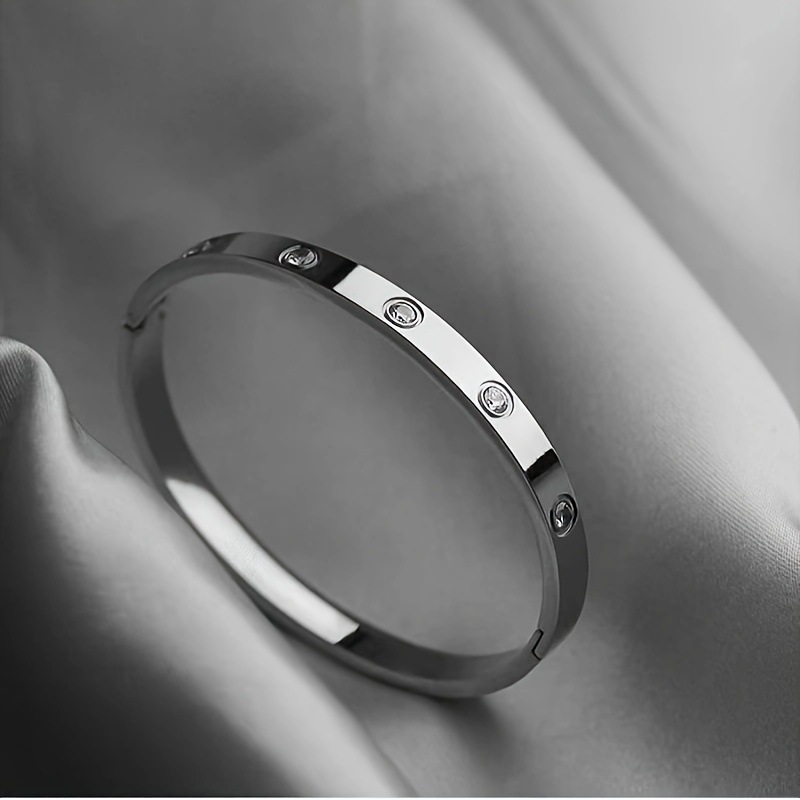 Luxury Titanium Steel Bracelets Fashion Gift For Girlfriend Or Wife_voghion.com
