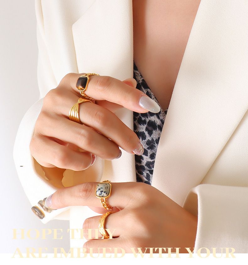 Pearl Necklace Women's Minimalist Fashion Personality Vertical Chain Titanium Steel Plated Necklace_voghion.com