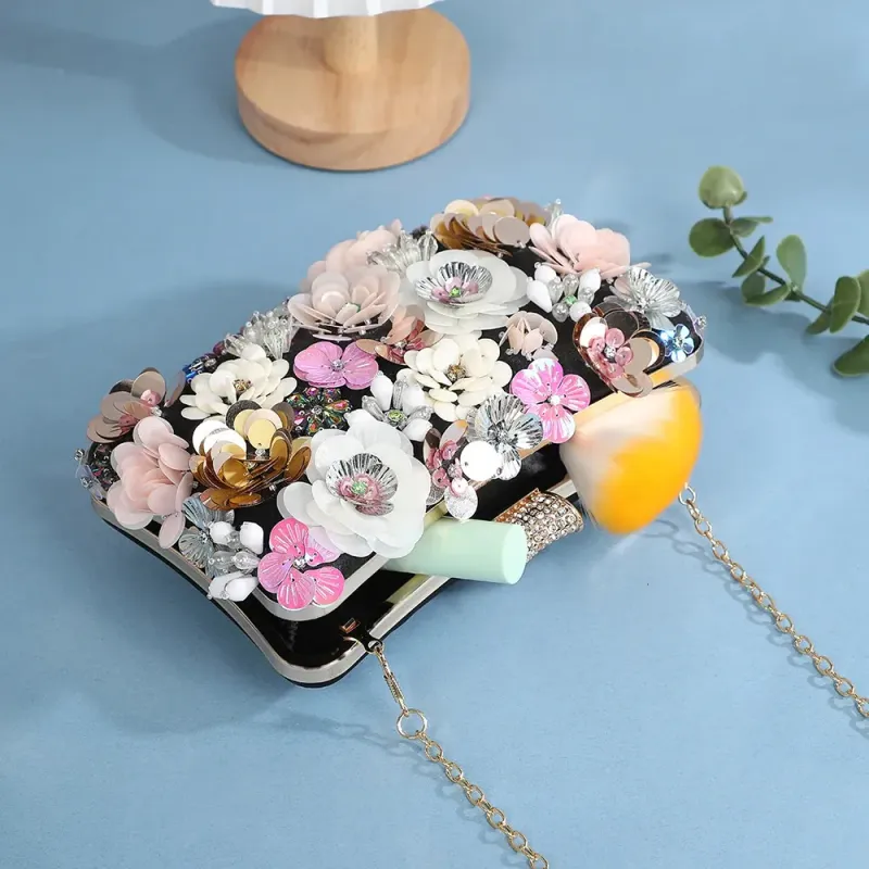 Borsa da sera con tracolla a catena, da donna, con fiori, ricamata a mano, per matrimoni, feste e regali da sposa 250529l_voghion.com