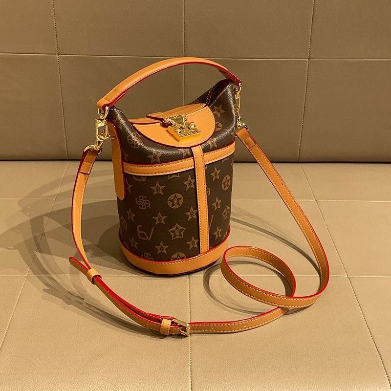 Borsa a tracolla da donna di marca di lusso leggera, borsa a secchiello piccola e grande capacità, nuova moda 2024_voghion.com