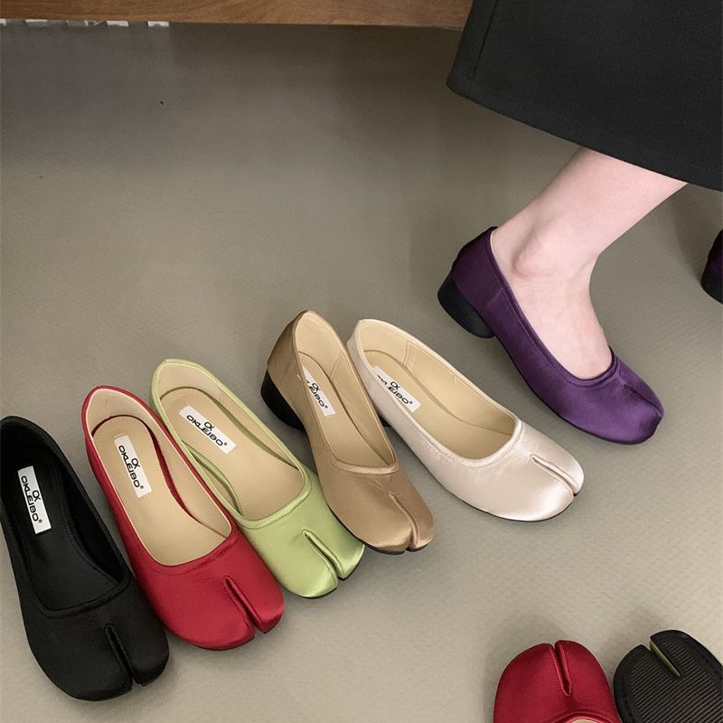 Gentle Chinese Style Women's 2025 New Thick Heel Soft Sole Satin Split Toe Pig's Hoof Shoes Loafers_voghion.com