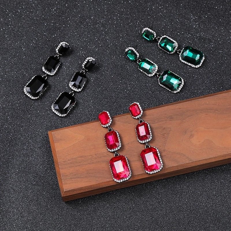 Nuovo esagerato un paio di orecchini lunghi alla moda multicolore, accessori da donna per banchetti sul palco_voghion.com