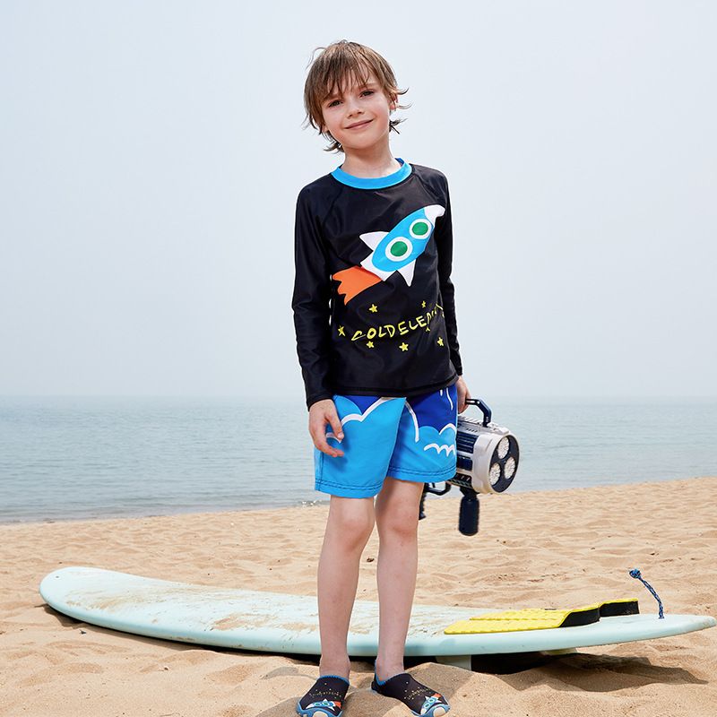 Completo da bagno con protezione solare UPF 50+ per bambini - Rashguard a maniche lunghe e pantaloncini da bagno per bambini, surf e giochi in spiaggia_voghion.com