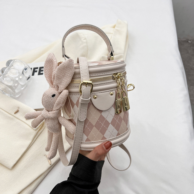 Borsa a secchiello a tracolla casual con tracolla cilindrica trapuntata minimalista, nuova moda estiva 2025 per le donne_voghion.com