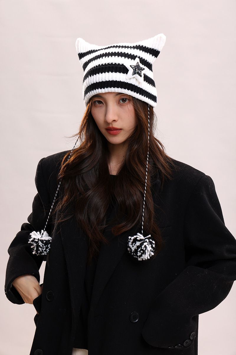 Abi-Stil handgemachte süße Fünf-Sterne-Katzenohrstreifen Dämon Wärme Abdeckung gestrickte Ball Pullover Hut weiblich_voghion.com