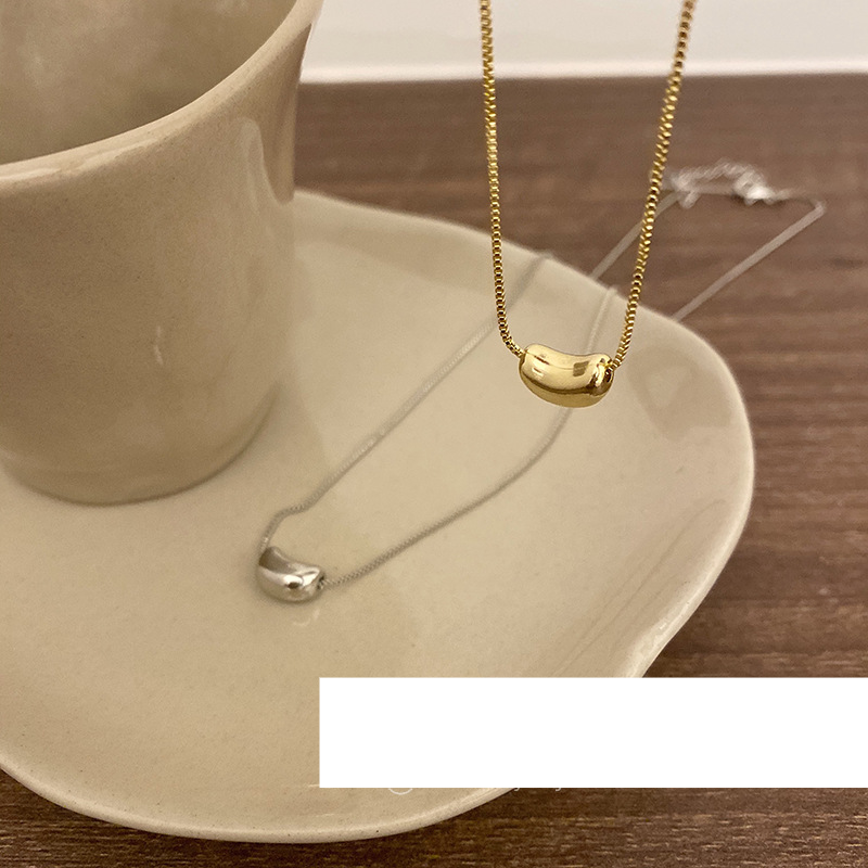 Collana con fagiolo dorato dal design sensato, catena per clavicola femminile, moda di nicchia leggera, temperamento semplice e versatile, accessori per catene da collo_voghion.com