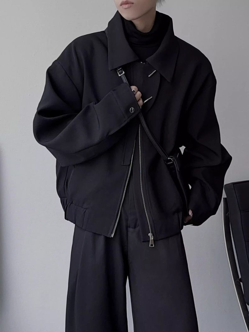 2025 Spring/Autumn New Loose Dark Style Design Wide Shoulder Flying Jacket For Men, Simple And Fashionable Flip Collar Short Long Sleeve Jacket_voghion.com