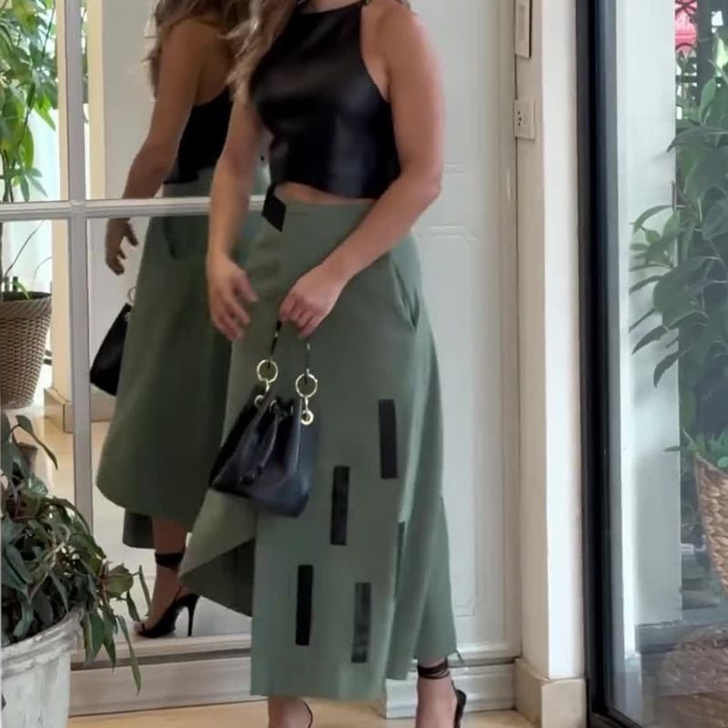 2024 Summer New Women's Fashion Leather Crop Top And Midi Skirt Two-Piece Set_voghion.com