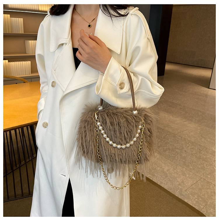 Women's Bags Autumn And Winter New Turkey Feather Plush Crossbody Bag Solid Color Versatile Large Capacity Handbag Pearl Chain Women_voghion.com