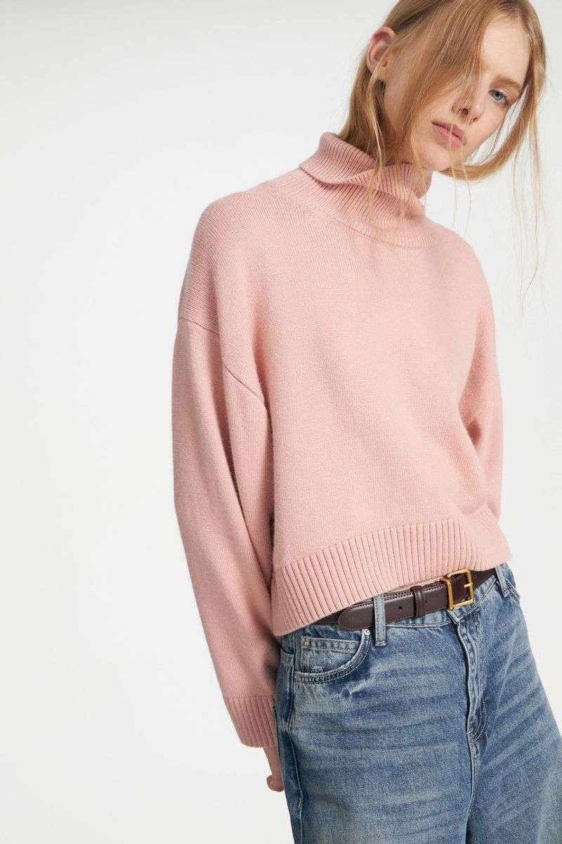 Gemütlicher, übergroßer Strickpullover mit hohem Halsausschnitt für Damen – weiche Viskosemischung, lässiger, lockerer Schnitt, kurzer Cropped-Stil (Pink, Zitronengelb, Kaffee)_voghion.com