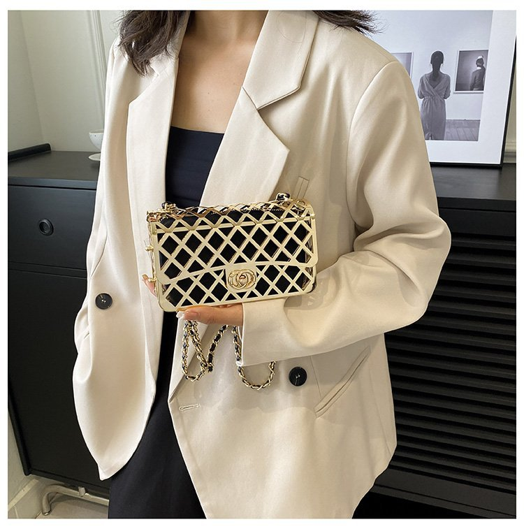 Xiaoxiang Wind Rhombic liten väska Kvinnor 2023 Sommar Nytt Mode Liten fyrkantig väska high-end sense chain axel Messenger bag_voghion.com