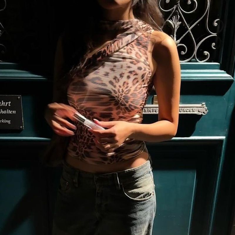 Women's Clothing Leopard Print Oblique Shoulder Sleeveless Ribbon Short Vest Top_voghion.com