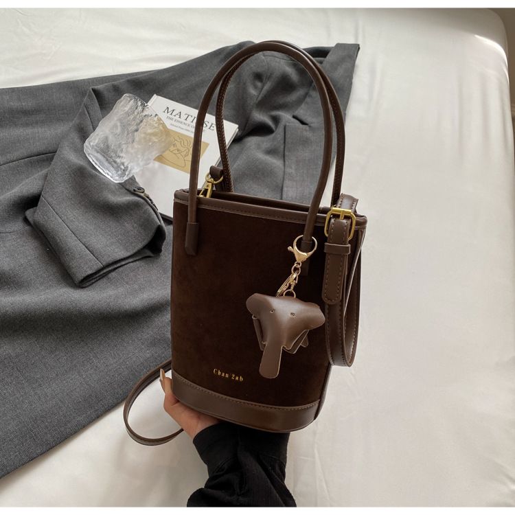 2024 New Trendy Fashion Handbag Single Shoulder Crossbody Women's Large Capacity Bucket Matte Handheld Bag_voghion.com